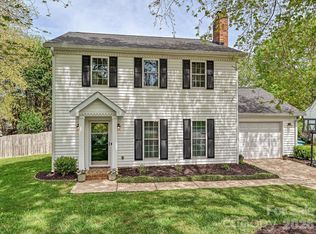 1616 English Knoll Dr, Matthews, NC 28105