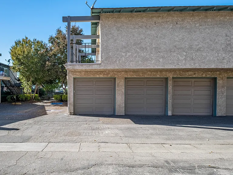 2361 Gonzaga Ln — Photo 19