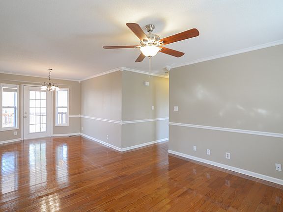 3rd image of 2826 Teakwood Dr