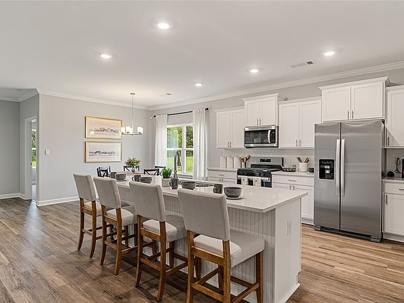 4th image of 2183 Bluebird Dr