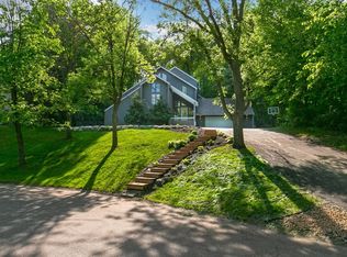13900 Hill Ridge Dr, Minnetonka, MN 55305