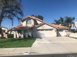 2396 W Calle Celeste Dr, Rialto, CA 92377