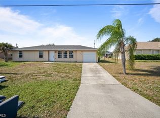 2028 NE 17th Pl, Cape Coral, FL 33909
