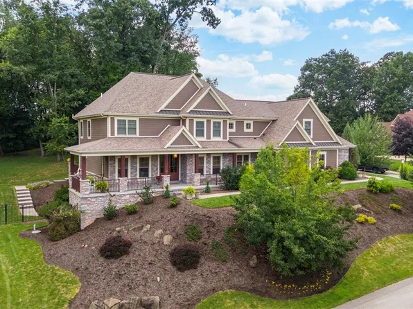 300 McCutcheon Ct, Gibsonia, PA 15044