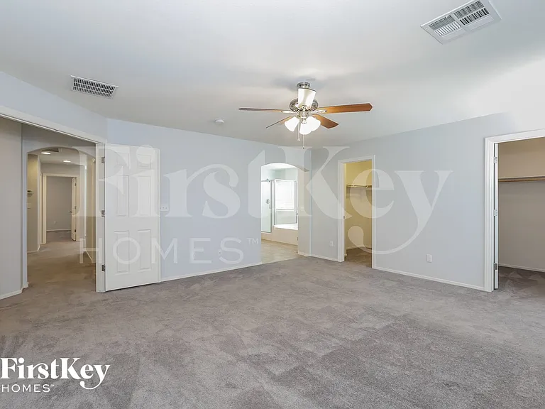 8121 Pink Desert St — Photo 9