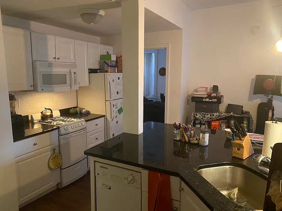 64 Hemenway St #18