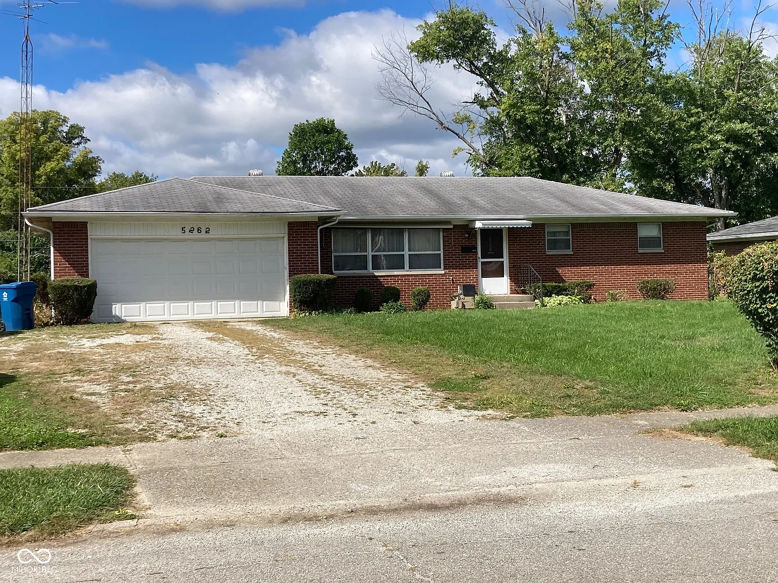 5262 Mark Ln photo 1
