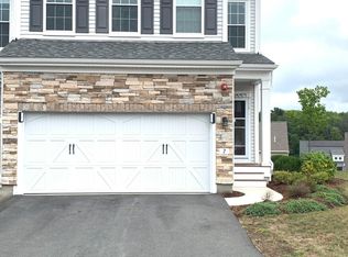 7 Locust Ln, Hopkinton, MA 01748