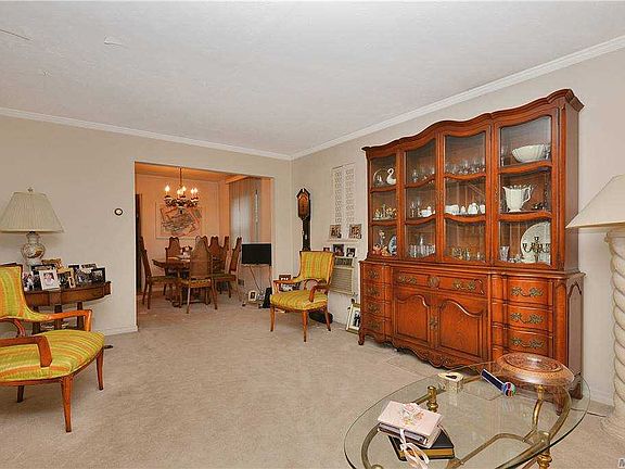 3rd image of 56-22 207th St