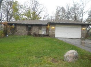 5587 Country Ct, Roscoe, IL 61073