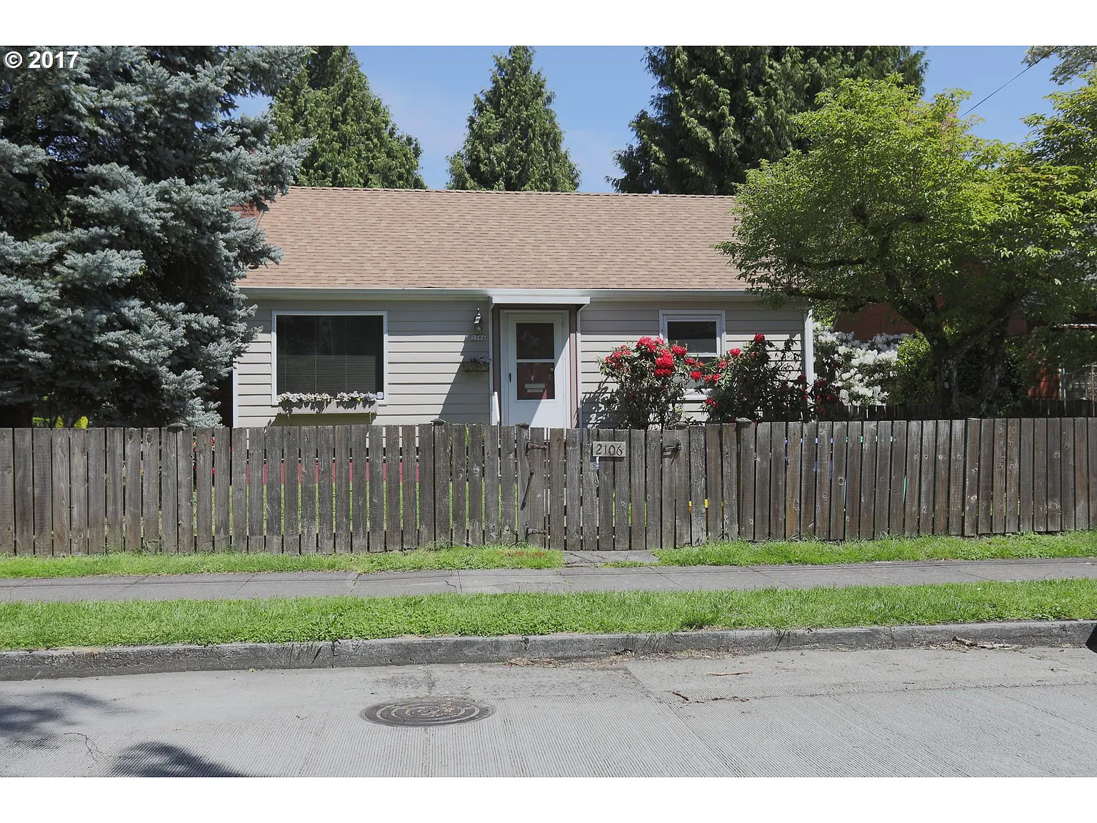 2106 SE 42nd Ave photo 1