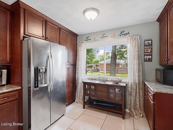 4th image of 10600 Helmsdale Ln