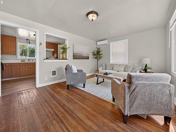 3rd image of 3041 Elmira Rd