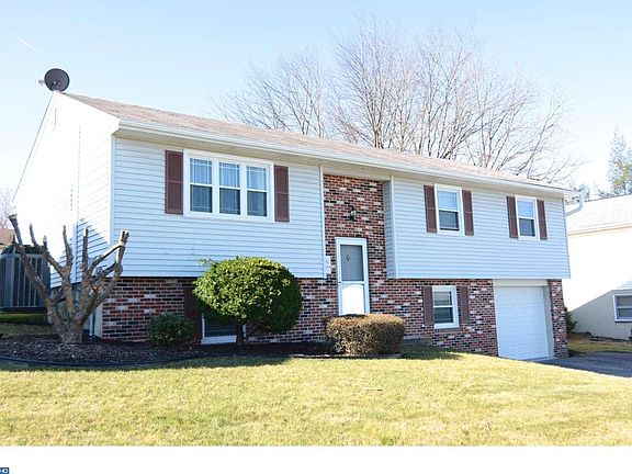 2nd image of 632 Anne Dr