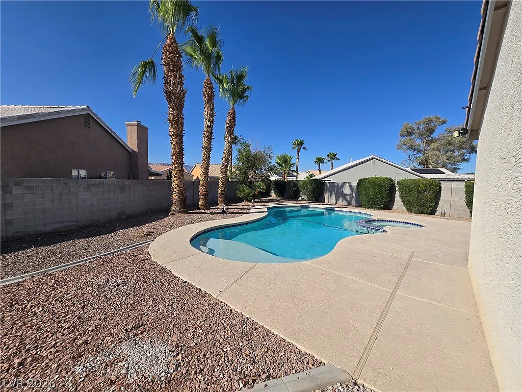 3 bed, 2.0 bath, 1507 sqft, $2,650 — Photo 3
