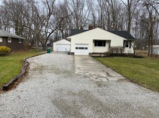 8329 Edgewood Rd, Mentor, OH 44060