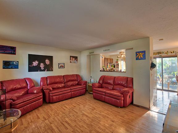 3rd image of 7730 Flynnway Dr