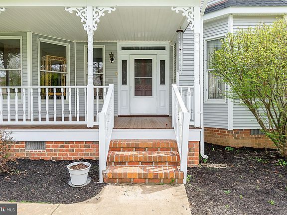 3rd image of 7243 Foster Ln