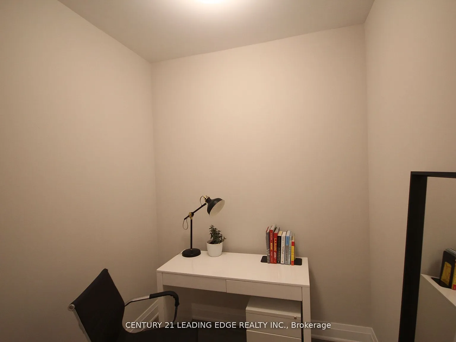 128 Grovewood Cmn — Photo 4
