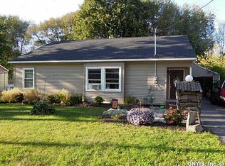 218 Millen Dr, North Syracuse, NY 13212