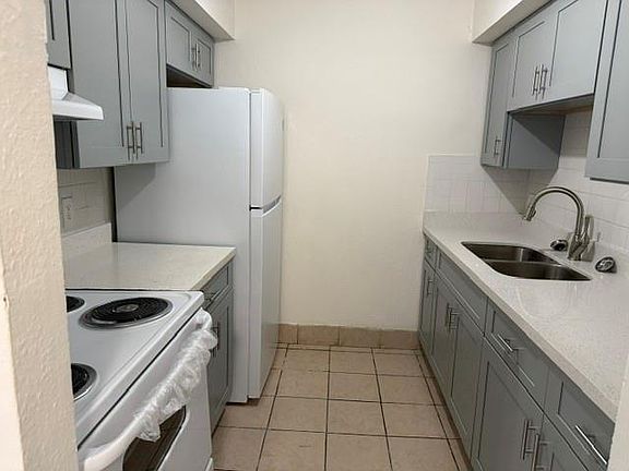 4th image of 115 W Esplanade Ave APT 8