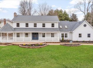 39 Niagara St, Miller Place, NY 11764