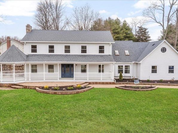 39 Niagara Street, Miller Place, NY 11764