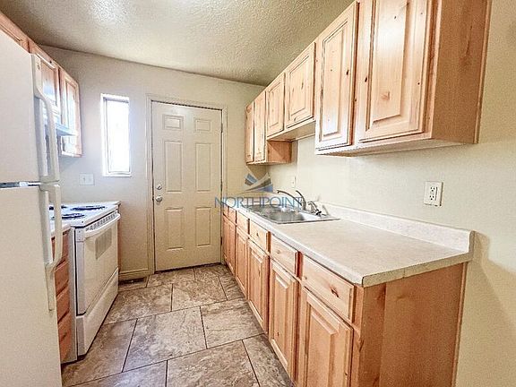 5th image of 1022 N Victoria Way APT 4