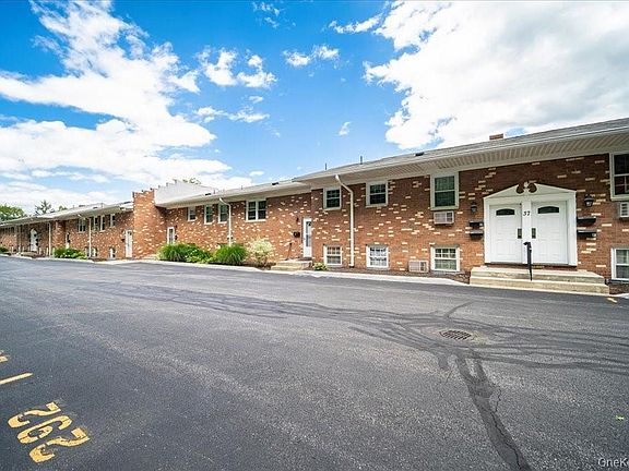 2nd image of 37 Alpine Dr APT C