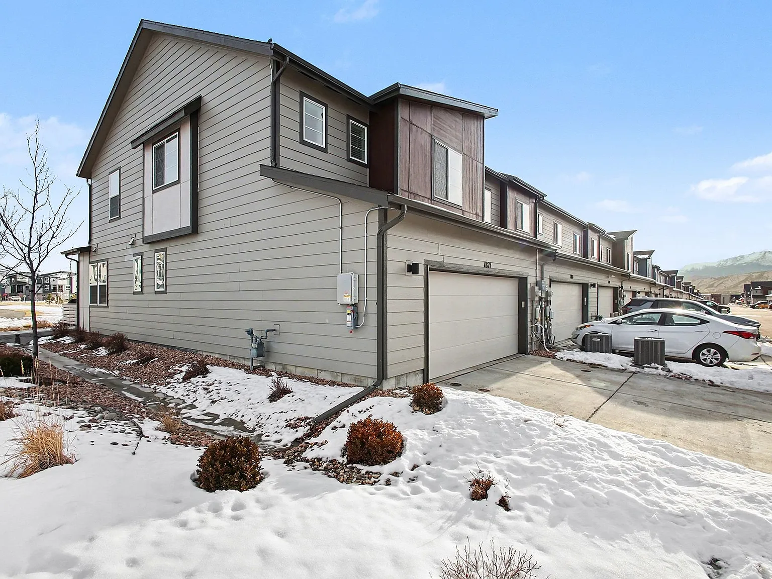 3 bed, 2.5 bath, 1773 sqft, $2,600 — Photo 3