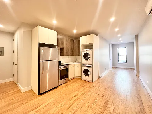 Rented by Pear NYC LLC | media 21