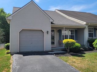 207 Elmshire Dr, Lancaster, PA 17603