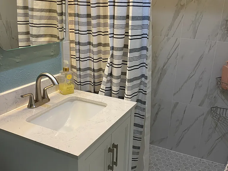 445 Kaiolu St #408 — Photo 4