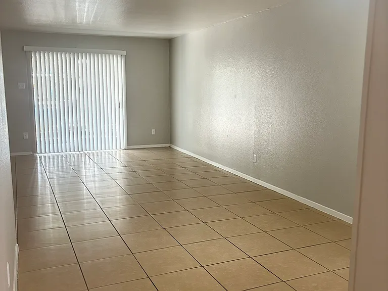 1302 Waldron Rd #102 — Photo 3