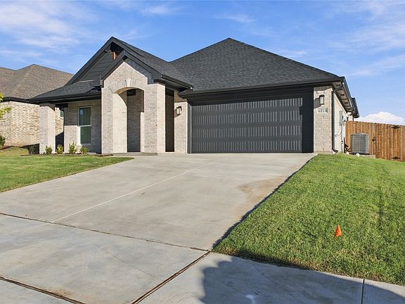 3rd image of 4215 Hummingbird Dr