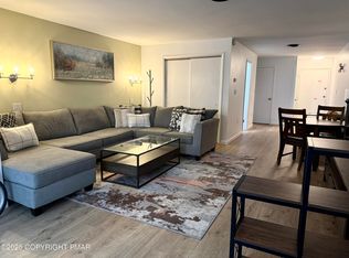 139 Foxfire Dr APT 204, Mount Pocono, PA 18344