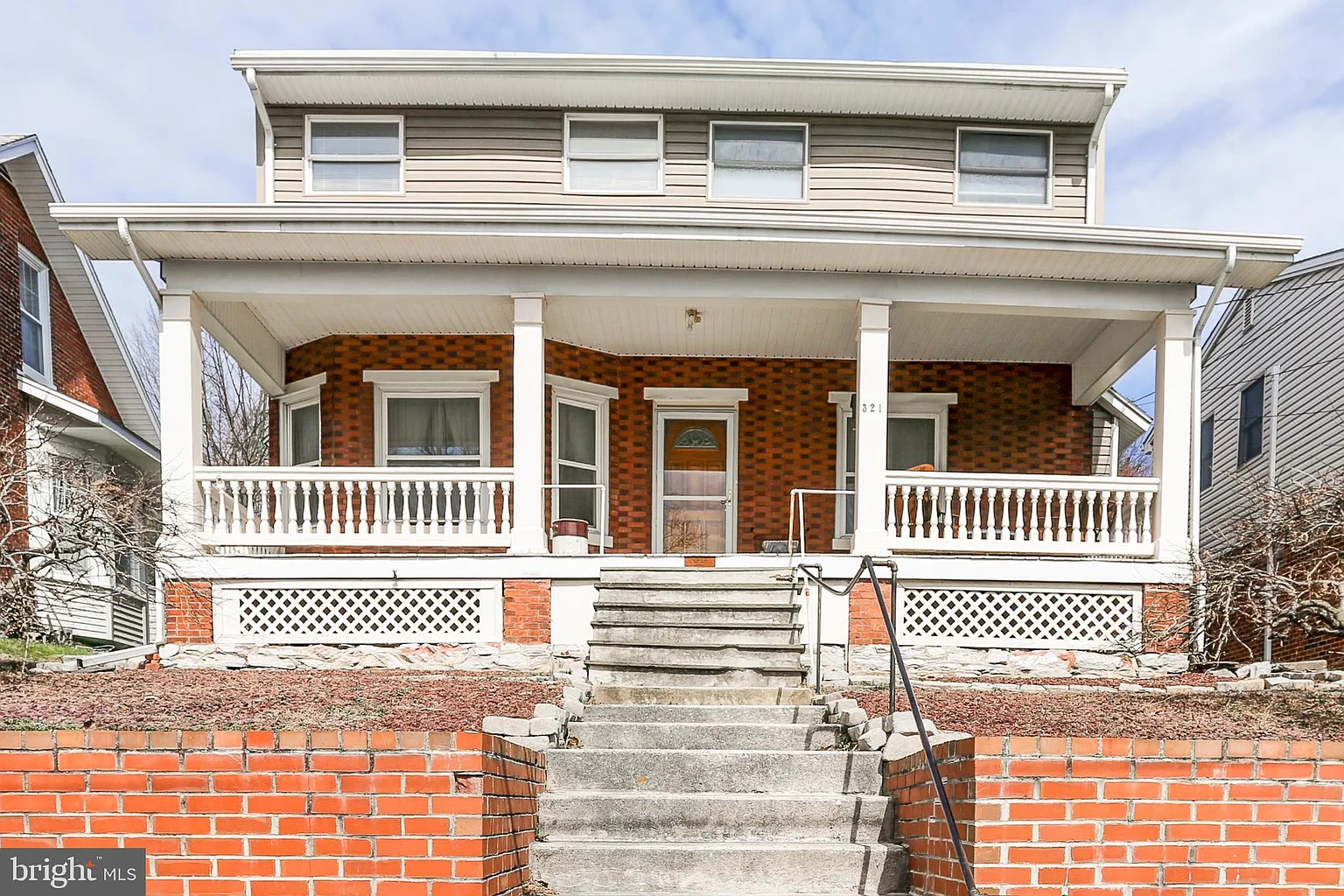 321 Walnut St photo 1