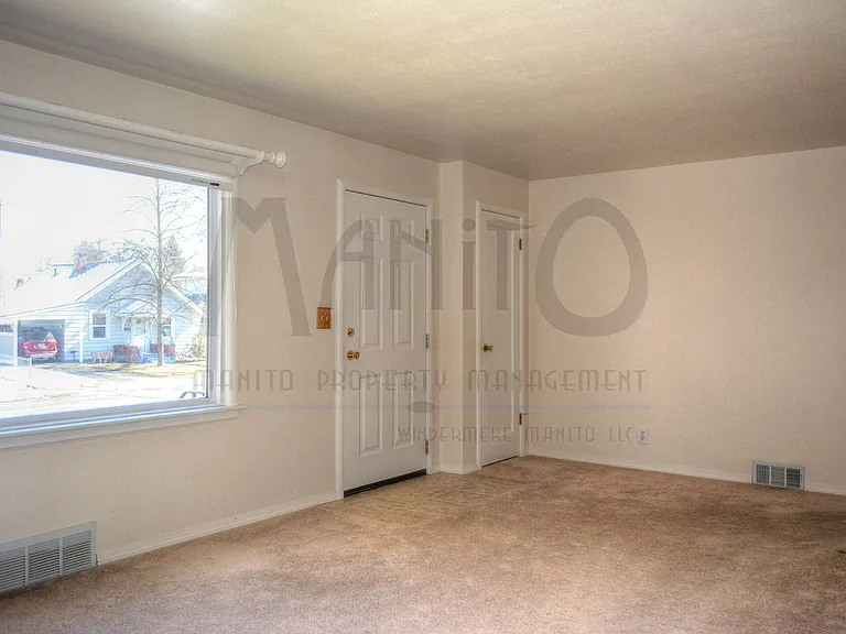 5127 N Walnut St — Photo 4