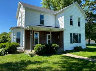 3783 E Lamm Rd, Freeport, IL 61032