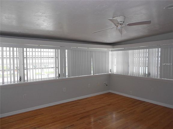 3rd image of 250 Durrance St