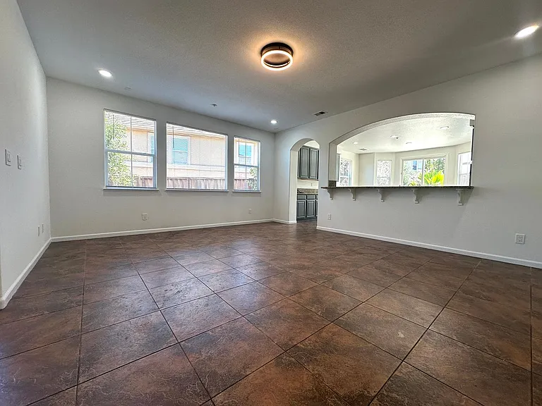 2608 Saint Andrews Dr — Photo 9