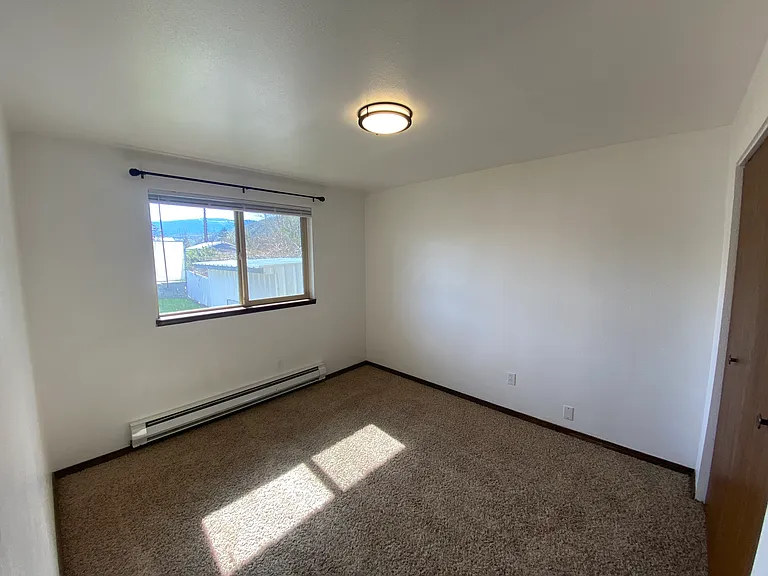306 Leslie Way #A — Photo 12