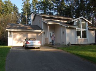 1112 Manito Dr, Fox Island, WA 98333