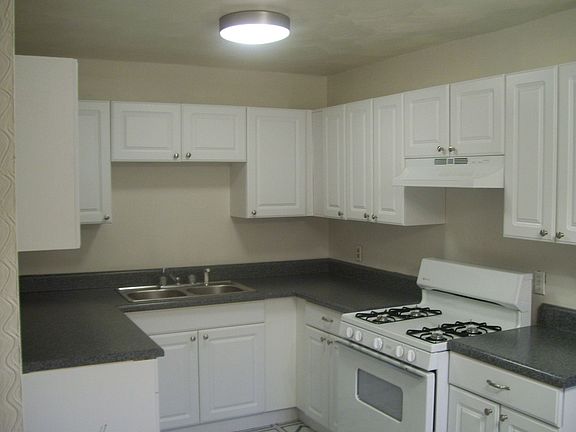 2nd image of 2612 Roanoke Ave