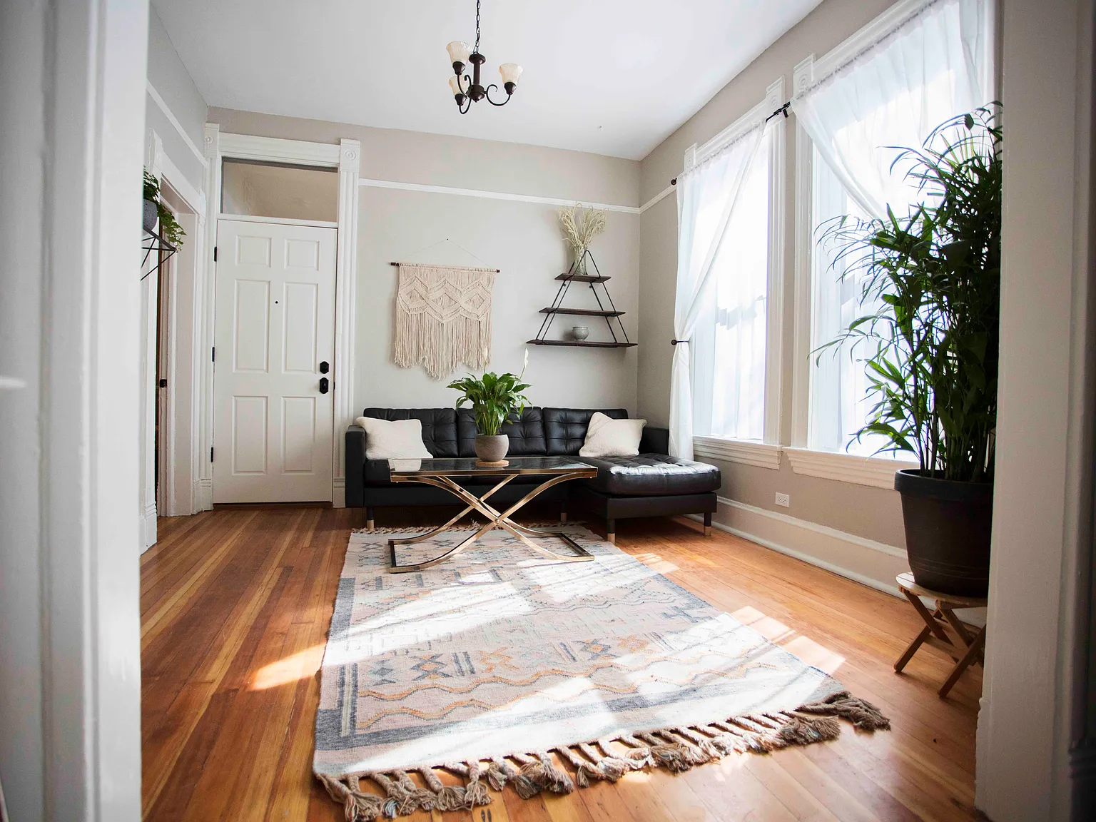 2 bed, 800 sqft, $1,850 — Photo 2