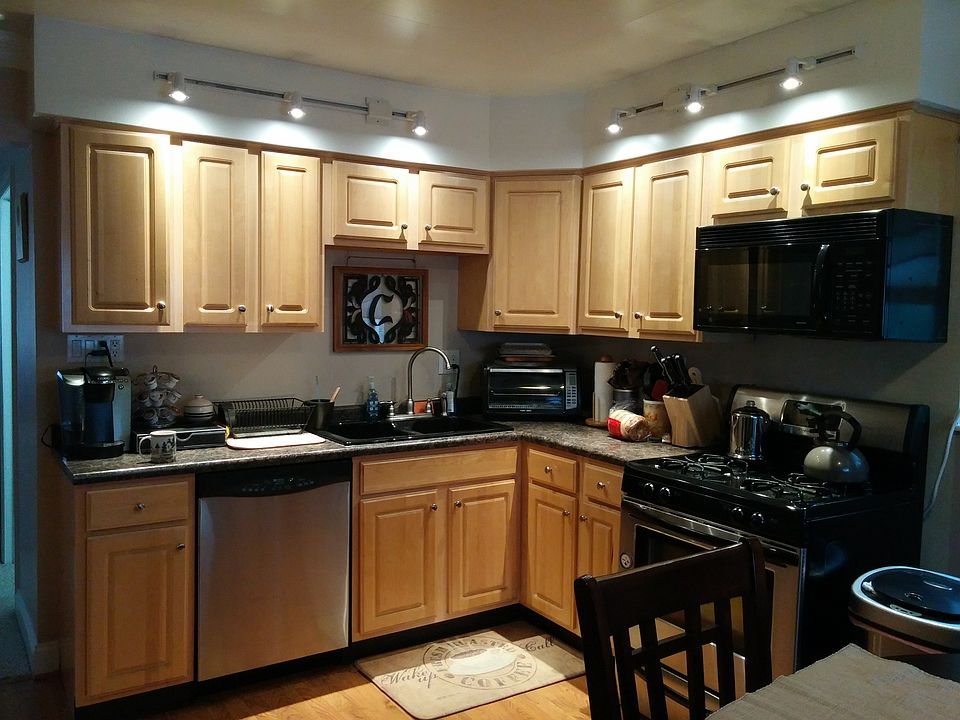 Apt 2 kitchen