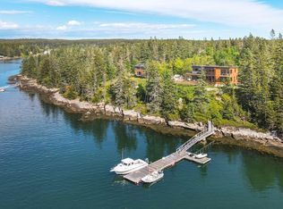 129 Dyers Island Rd, Vinalhaven, ME 04863