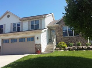 118 Maria Ln, Cottage Grove, WI 53527