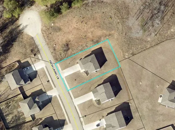 170 Fresh Laurel Ln, Locust Grove, GA 30248