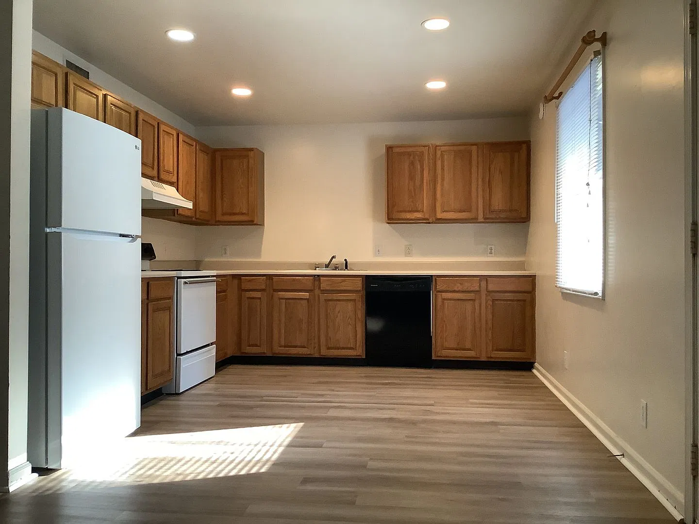 612 Eighth Street (Shadowridge) — Photo 4